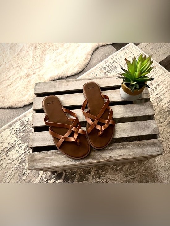 Shoes - Sanuk brown strappy sandals - NWOT